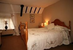 Others 5 The Manor Arms