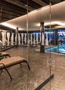 Indoor pool Hotel Avidea