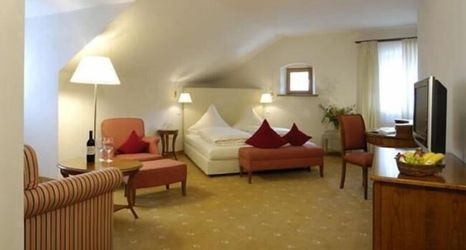 기타 2 Gut Moierhof