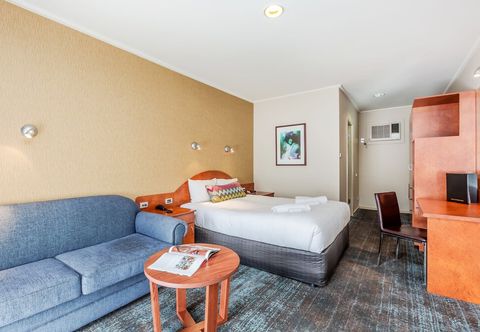 Others Tonsley Hotel