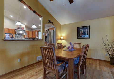 Lain-lain Larkspur Trail 3 Bedroom Home by RedAwning