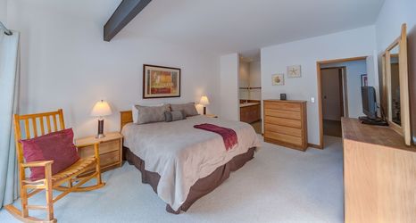 Others 2 Meadow House #70 by Village Properties at Sunriver