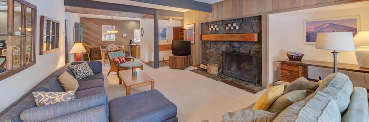 Others Meadow House #70 by Village Properties at Sunriver