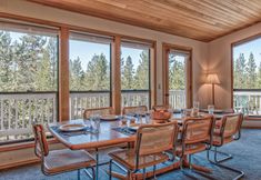 其他 4 White Elm Lane #31 by Village Properties at Sunriver