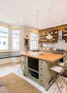 Primary image Charming, Recently Renovated 2-bed in Fulham