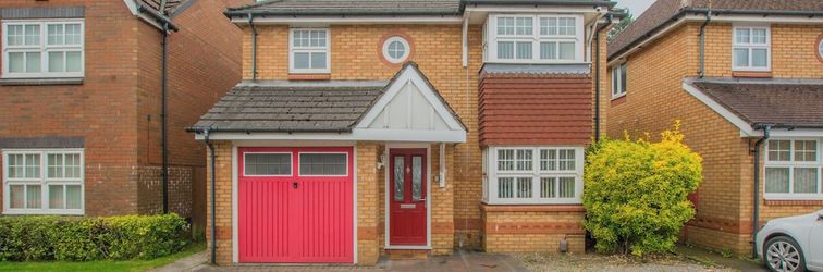 Others Modern 4 Bedroom Detached House in Cardiff