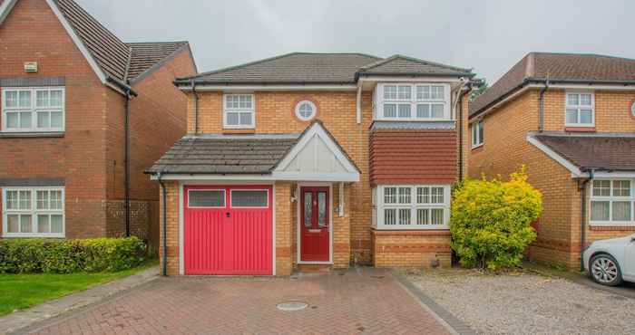 Others Modern 4 Bedroom Detached House in Cardiff