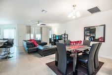 Lain-lain 4 Bedroom 3 Bathroom Villa