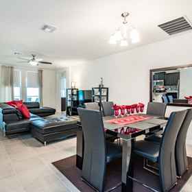 Primary image 1 4 Bedroom 3 Bathroom Villa, Hotel Daerah Polk