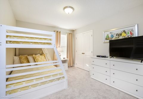 Others 6 Bed 4 Ba Villa with Pool & Spa