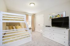 Others 6 Bed 4 Ba Villa with Pool & Spa