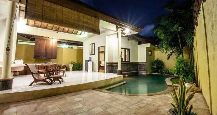 Others 9-BR Private Pool Villa Walk to Seminyak Beach