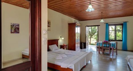 Others 2 Group Accomodation, Heliopetra Studios And Houses