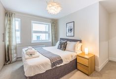 Others 2 Luxurious Modern One Bedroom Apartment