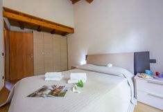 Others 3 Relax al Moro Apt with Pool