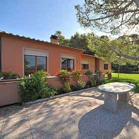 Primary image 1 恩福拉别墅, Procchio Beach 酒店