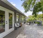 Others 2 The Tire Swing - Modern 3BD - Gourmet Kitchen - Awesome Local