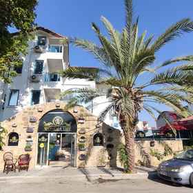 Primary image 1 ワンダー ライフ ホテル, マナヴガット滝 ホテル