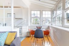 Others Gaia22 · Gaia's Deluxe Apartment 3 BD Stunning Views