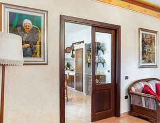 Others 2 Fascinating Apartment in Tagliacozzo With Garden