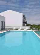 Imej utama Attractive Villa in Salir Do Porto With Swimming Pool