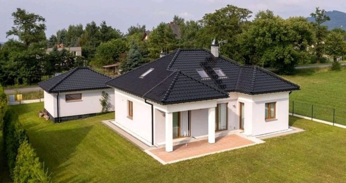 Khác Spacious Villa in Cisownica With Terrace