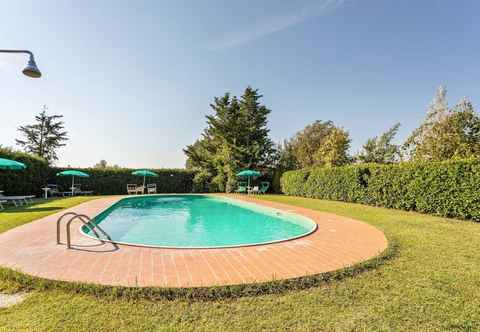 Others Elegant Apartment With Swimming Pool and gym on Lake Trasimeno