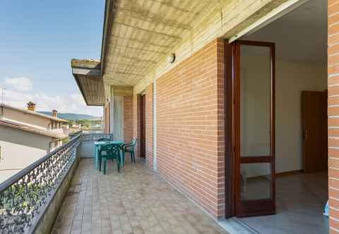 Lainnya Elegant Apartment With Swimming Pool and gym on Lake Trasimeno