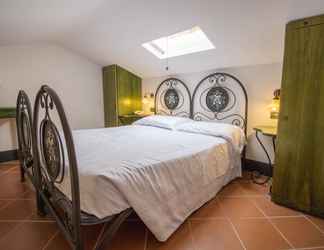 Others 2 Rustic Cottage in Magione With Swimming Pool