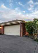 Imej utama Quiet & Peaceful 3bed2bath Home @keilor Downs