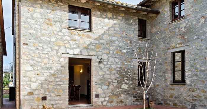 Lainnya Vintage Apartment in Magione With Swimming Pool