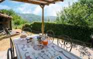 Lainnya 2 Rustic Holiday Home in Lucca With Garden