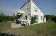 Lain-lain 4 Detached Villa With Dishwasher and Fireplace on Texel