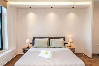 Others 4 Endless Blue Suites