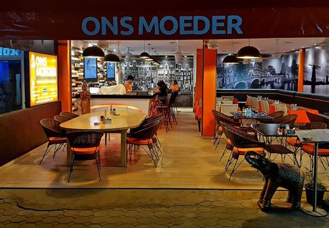 기타 Ons Moeder Restaurant Guesthouse - 2 50 Meters to the Beach