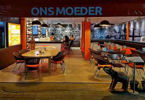 Others Ons Moeder Restaurant Guesthouse - 2 50 Meters to the Beach