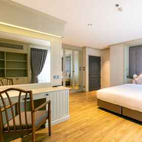 Primary image 1 Your Private Oasis Stylish 2br With Spacious Living Room and Pool Access, Hotel The Lobby Bar by Metropole