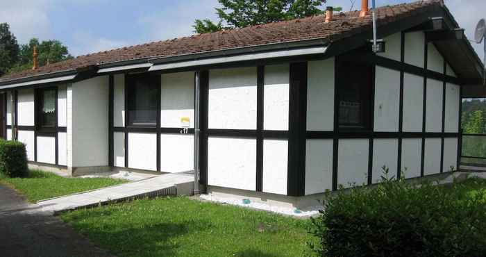 อื่นๆ Detached, Wooden Bungalow, in a Green Wooded Area