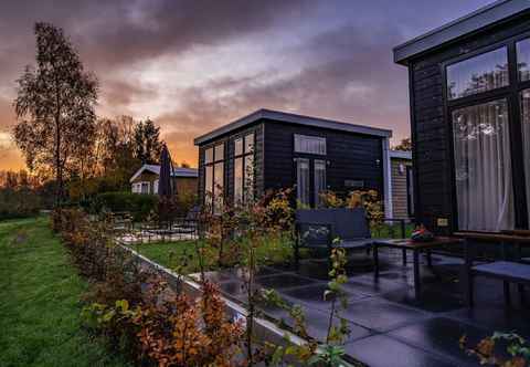 Others Fine Chalet Near the Water With a Woodfired hot tub