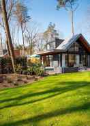 Imej utama Modern, Luxurious Villa With Jacuzzi, Close to De Veluwe