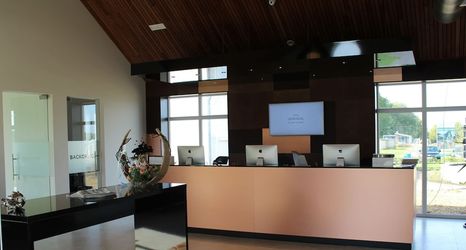 Others 2 Cozy Garden Home w/ Fireplace