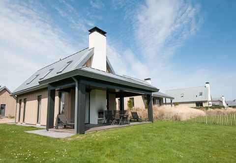 Others Modern Design Lodge Directly at the Water, in National Park