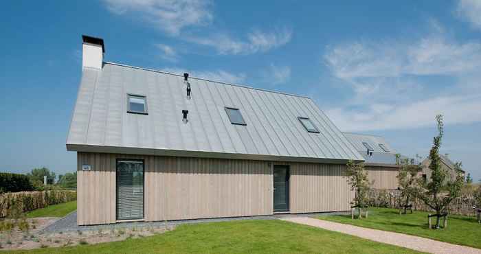 Lainnya Modern Design Lodge With Combi Microwave, in National Park