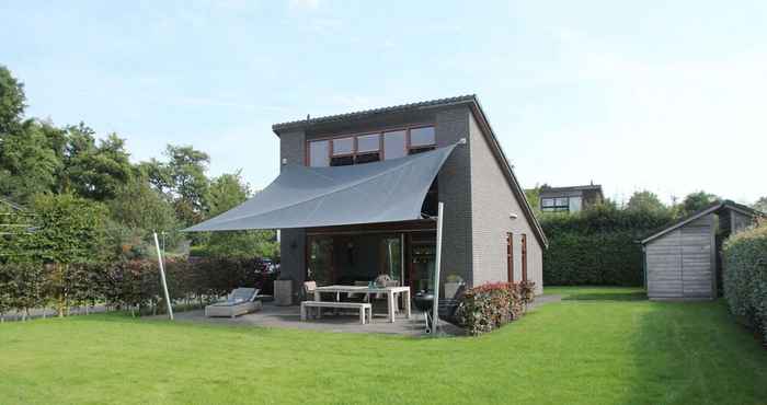 Others Modern Holiday Home Located Against the Dunes Between Schoorl and Bergen