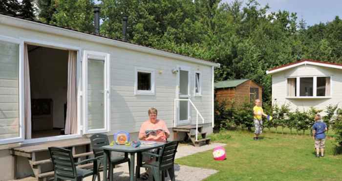 Lain-lain Cozy Chalet With a Terrace and Garden, Located on the Veluwe