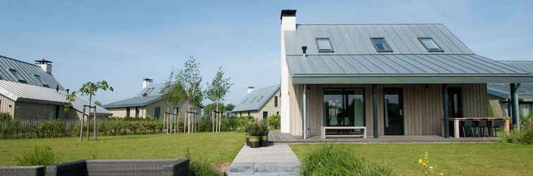 Lainnya Modern Design Lodge With Combi Microwave, in National Park