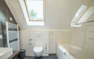 Lainnya 6 Comfortable Villa With two Bathrooms, 4 km. From Maastricht