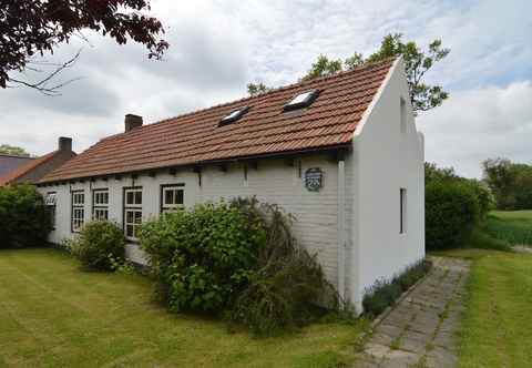 Others Spacious Apartment in Nieuwvliet near Sea