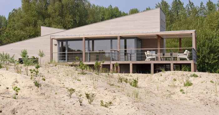 Others Luxurious Villa With a Nice Deck, in Nature Reserve De Punt