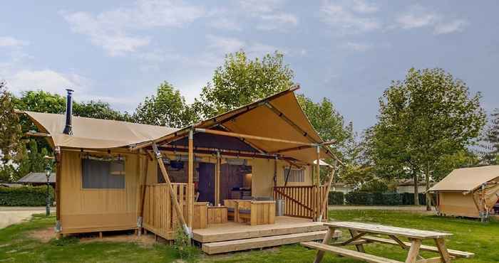 Others Tent Lodge With Sanitary Facilities at the Bedafse Bergen